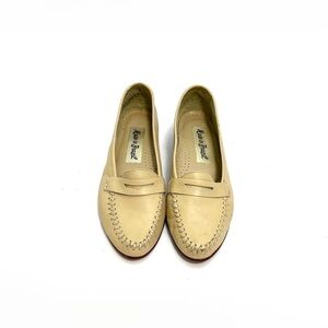 Vintage 1970s beige leather penny loafer moccasins